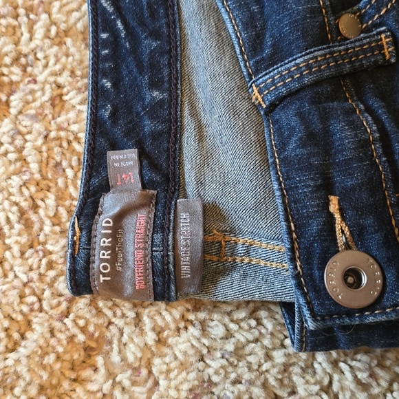 Jeans - Picture 2 of 4